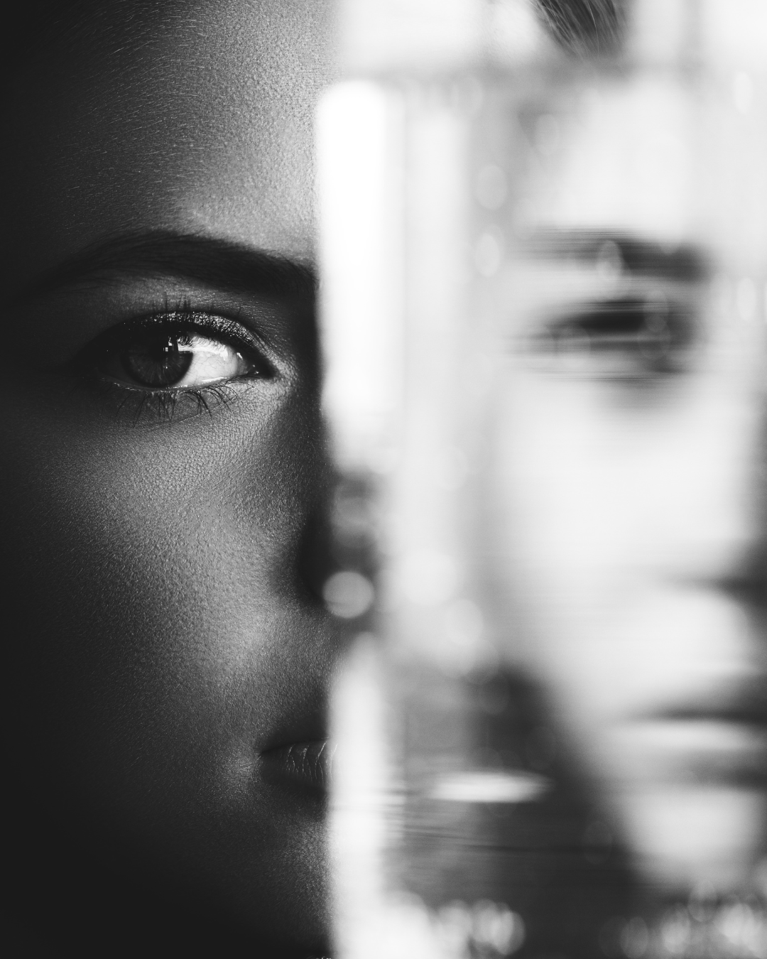 visage femme creusé