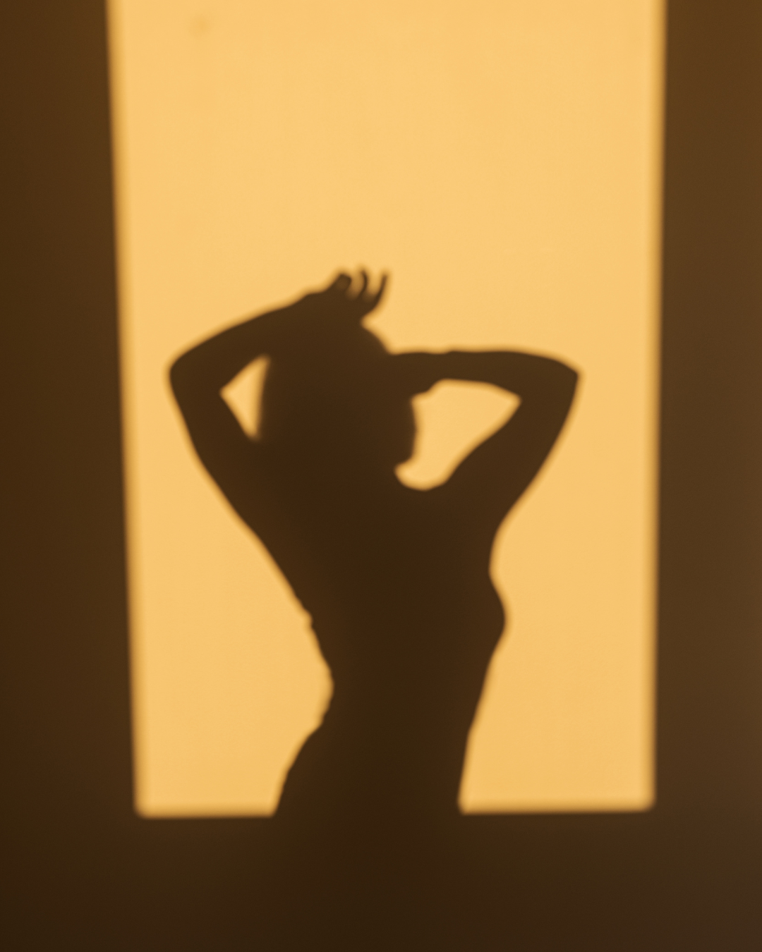ombre silhouette femme mince 