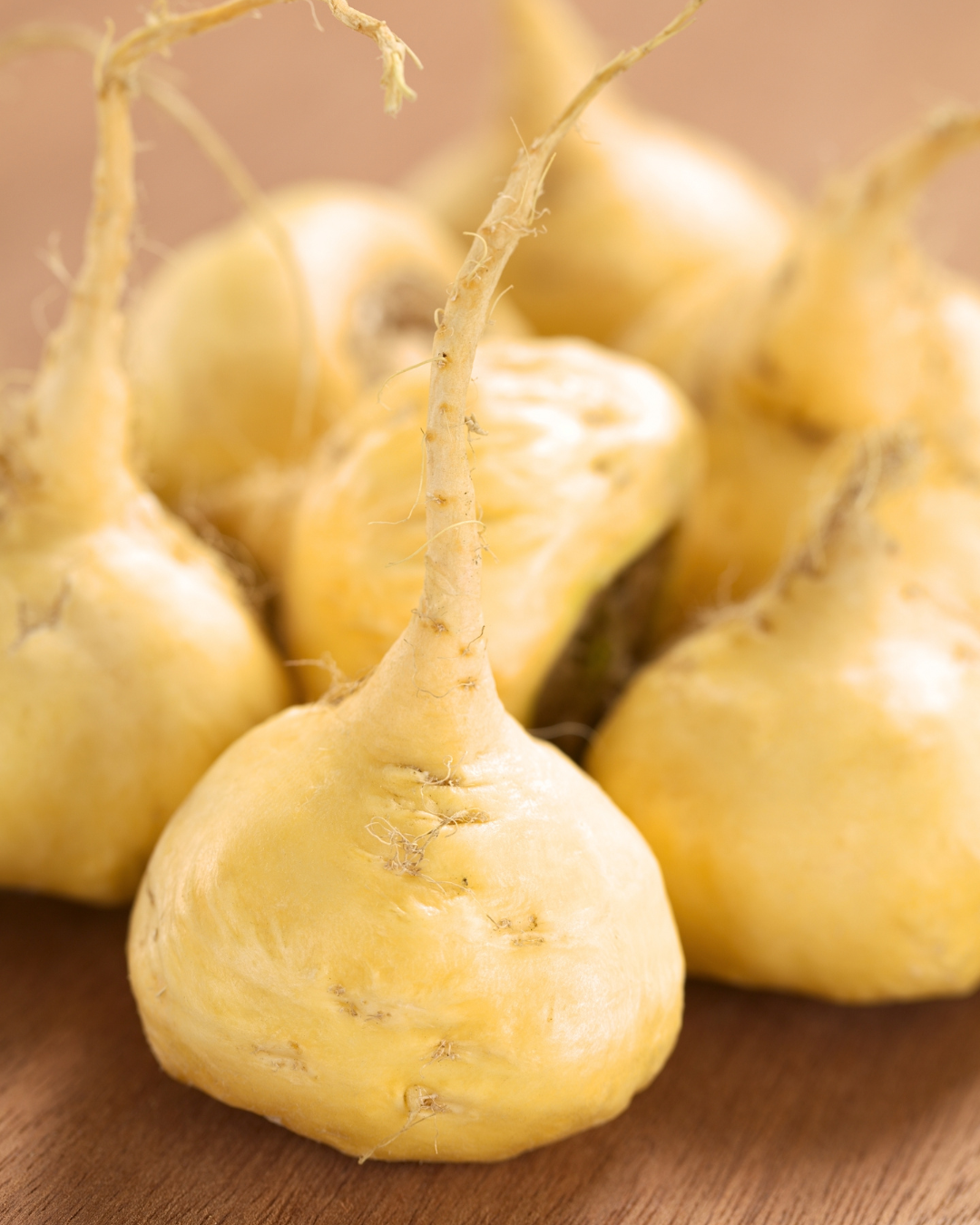 racine de maca sur une table 